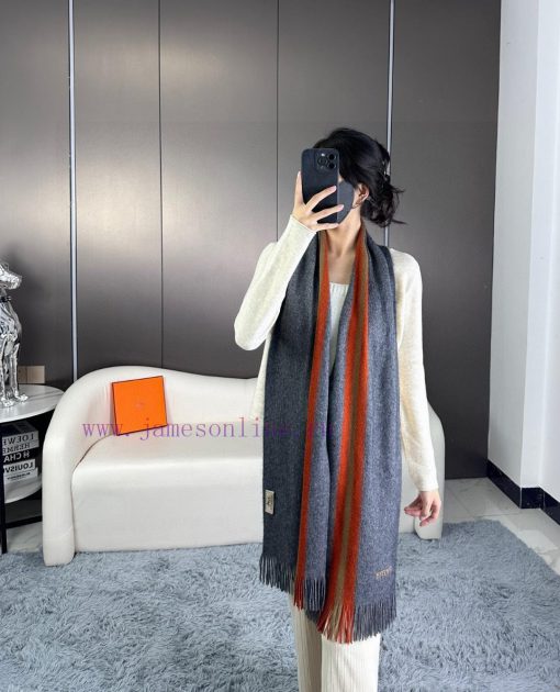 The 2023 unisex collection features 100% pure cashmere Hermes, a high-end cashmere knitted s5ahul5hk