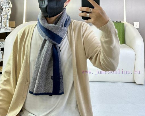 GUCCI's popular new high-end men's scarf features classic stripes and a simple logo, reflectyklihe72 - Image 2