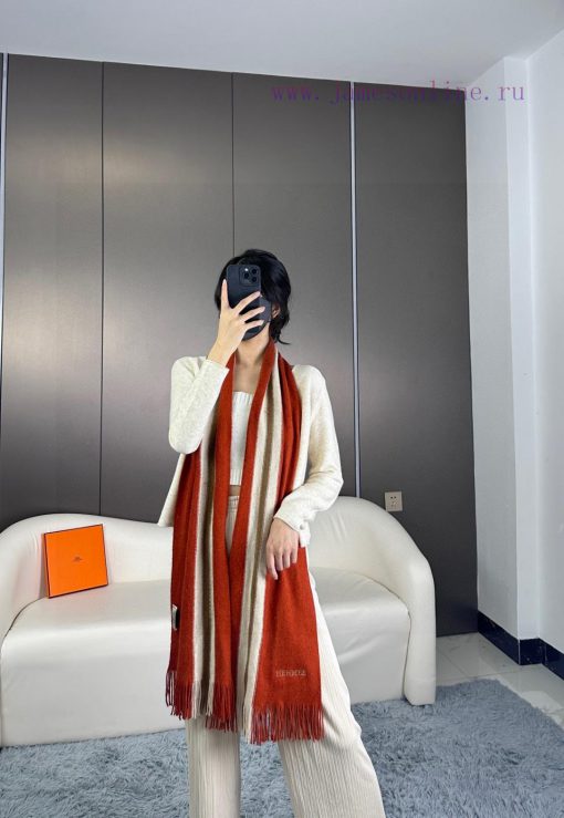 The 2023 unisex collection features 100% pure cashmere Hermes, a high-end cashmere knitted sexwggjo3 - Image 2