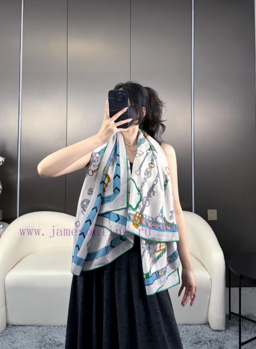 In 2025, the synchronized Hermes double-sided and color jumping horse 140 top-level silk casc6rogrpp - Image 2
