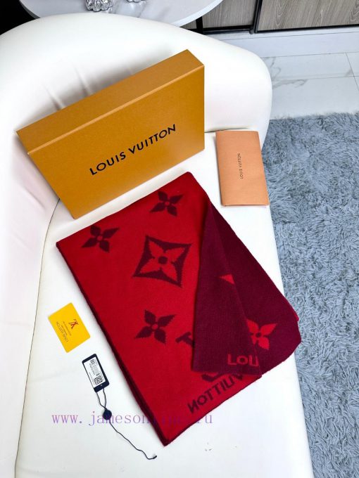 The latest couple's LV cattle goods in 2024 are popular and luxurious in terms of size. Highr7j8o15f - Image 5