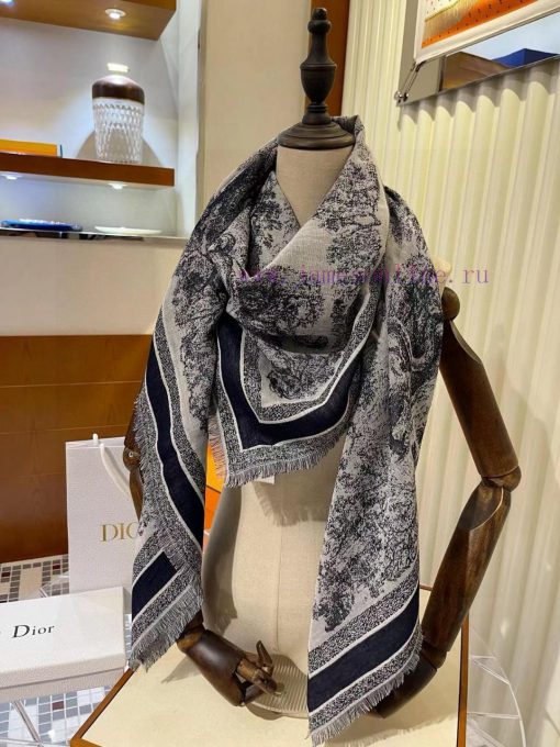 Dior's rare limited edition design with outstanding temperament is something that I highly rq5mz7glj - Image 5