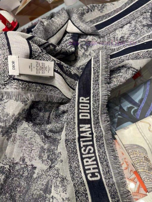 Dior's rare limited edition design with outstanding temperament is something that I highly rq5mz7glj - Image 6