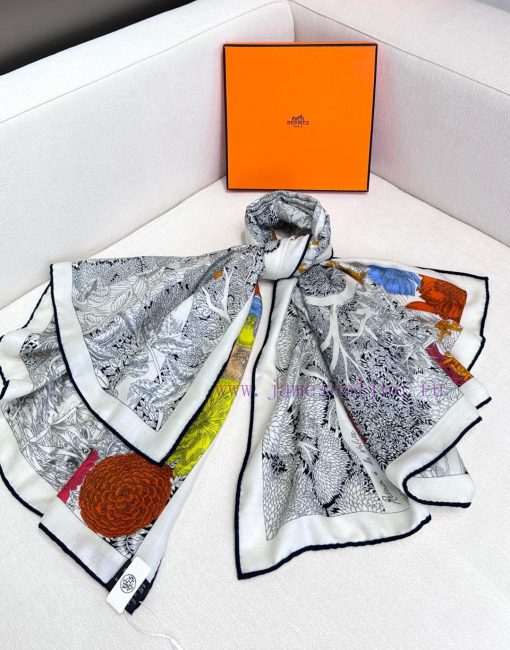 In 2025, synchronized Hermes double-sided and same color Hermes flagship 140 top-level silk t888tgy4 - Image 7