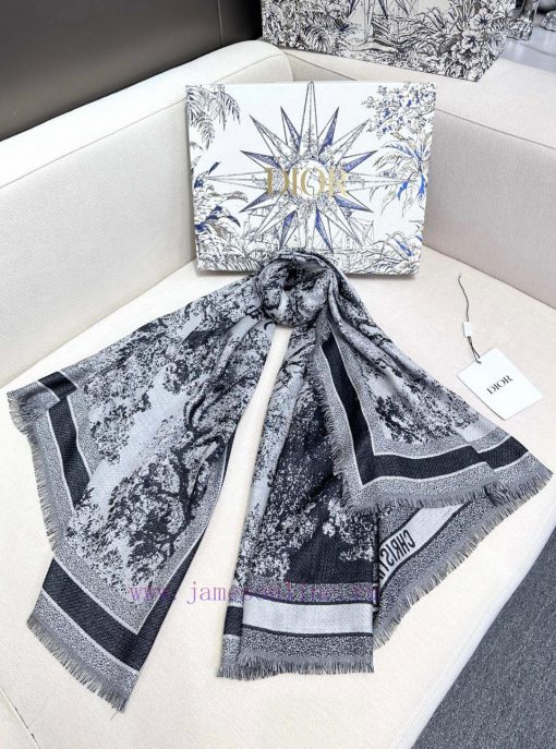 Dior's rare limited edition design with outstanding temperament is something that I highly r55juw0zv - Image 6