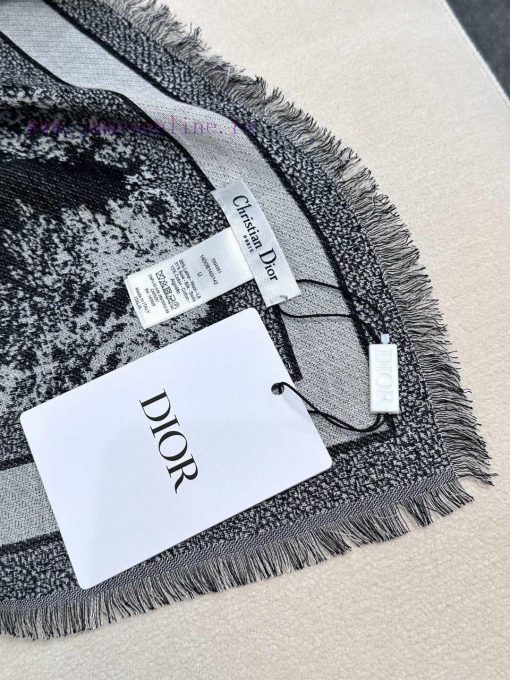 Dior's rare limited edition design with outstanding temperament is something that I highly r55juw0zv - Image 9