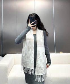 The new 2024 autumn and winter Lover's unisex design features a high-end cashmere scarf that9ok0xlx9