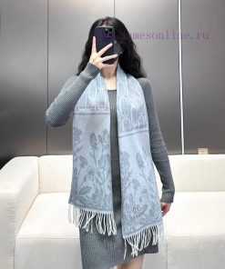 The new 2024 autumn and winter Lover's unisex design features a high-end cashmere scarf thatd8c7107i