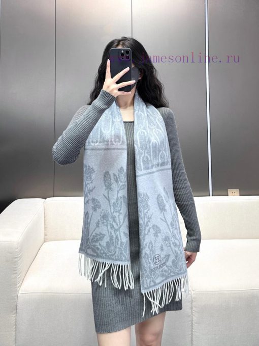 The new 2024 autumn and winter Lover's unisex design features a high-end cashmere scarf thatd8c7107i