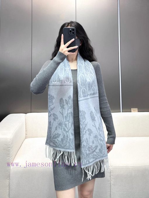 The new 2024 autumn and winter Lover's unisex design features a high-end cashmere scarf thatd8c7107i - Image 2