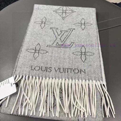 Louis Vuitton's new double-sided scarf, Mahina Flight Mode scarf, is woven with jacquard tecwdqpwjs4 - Image 8