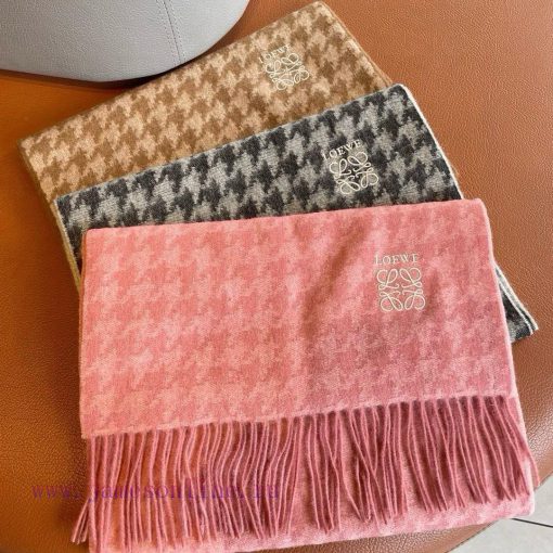 Loewe's limited edition couple's scarf this year is a must-have for free purchasing and limi7y3r683o - Image 3