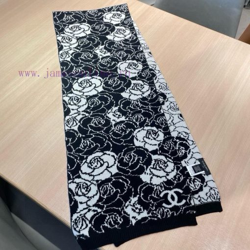 𝐂𝐡𝐚𝐧𝐞𝐥 "Camellia Scarf" Black and WhiteSize185x32cm Material 53% cashmere 47% woolCamellia~Ibcufrvpl - Image 6