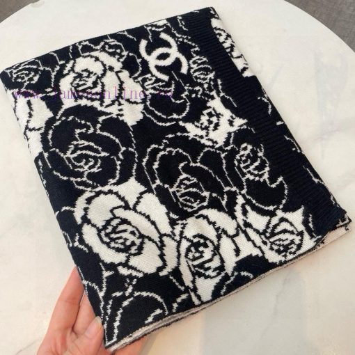 𝐂𝐡𝐚𝐧𝐞𝐥 "Camellia Scarf" Black and WhiteSize185x32cm Material 53% cashmere 47% woolCamellia~Ibcufrvpl - Image 8