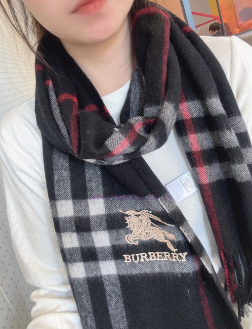 Burberry is a popular item that has been widely promoted. The classic war horse plaid scarf 2squv48w - Image 2