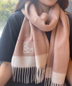 ▪Loewe   Luoyiwei is a rare and gentle color scheme that is low-key yet elegant. Highly refzl1v1qg