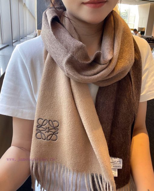 ▪ Loewe gradient scarf, exquisite and gentle color matching, super infatuated with ️ tempemizuf2ls