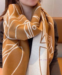 Hermes Casaque Entrelacs Equestres Scarf ️ This cashmere scarf features delicate contrastingf4kt1e88