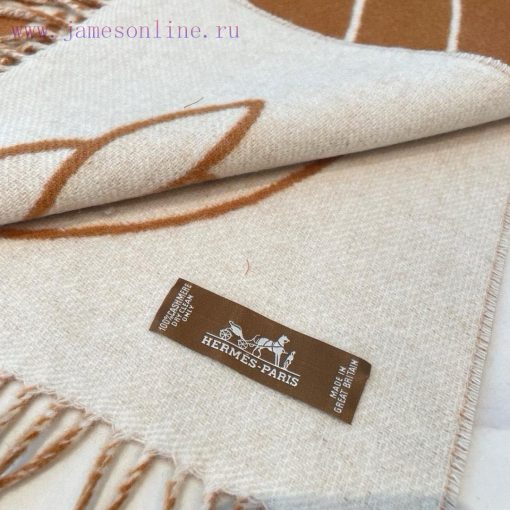 Hermes Casaque Entrelacs Equestres Scarf ️ This cashmere scarf features delicate contrastingf4kt1e88 - Image 5