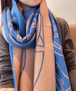Hermes Casaque Entrelacs Equestres Scarf ️ This cashmere scarf features delicate contrastingmwircyrm