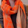 Hermes Casaque Entrelacs Equestres Scarf ️ This cashmere scarf features delicate contrastingv8gvojqb