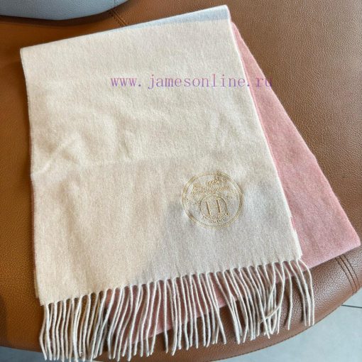 ▪Hermes   Hermes, a rare and gentle color scheme for the Big H, is low-key yet elegant. Hikrq1orjg - Image 4