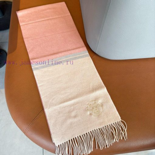▪Hermes   Hermes, a rare and gentle color scheme for the Big H, is low-key yet elegant. Hikrq1orjg - Image 7