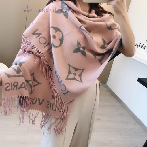 The European version specializes in the new Lv double-sided jacquard long scarf, with a fash4b9fpw74 - Image 5