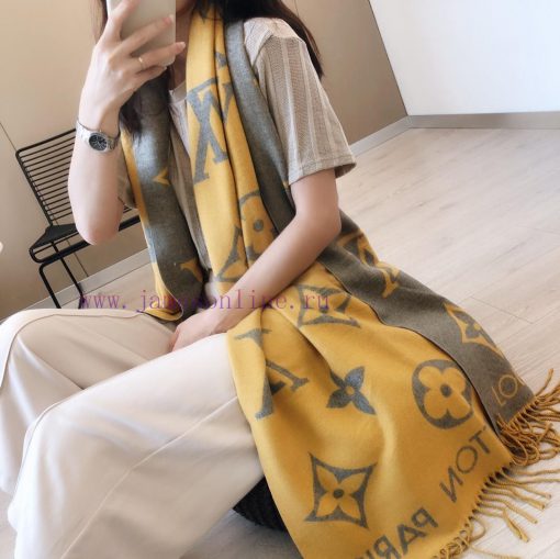 The European version specializes in the new Lv double-sided jacquard long scarf, with a fashu7ifzjw6 - Image 6