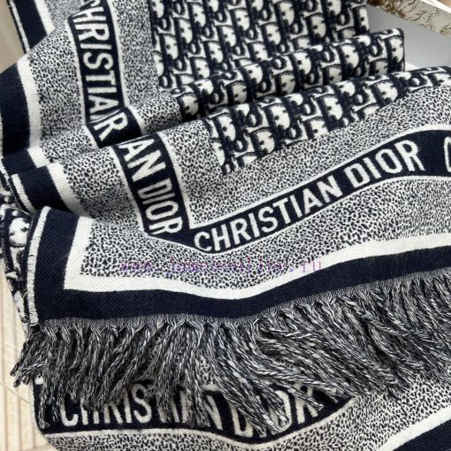 Dior's classic floral color scheme is used in too many products, whether it's bags, shoes, oq178ckma - Image 6