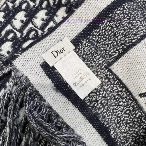 Dior's classic floral color scheme is used in too many products, whether it's bags, shoes, oq178ckma - Image 7