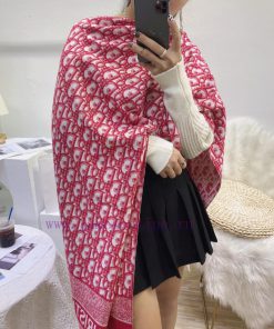 High quality cashmere with complete trademark tags. Dior's latest masterpiece of the year, l34ylvw74