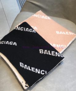 Very stable, B's high-end knitted scarf can be formal or casual, with a very classical men'sfr5sh59b