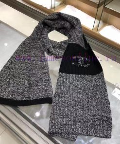 Chanel's new autumn/winter collection of 24 inch knitted scarves and long scarves, made of cai1v81n5