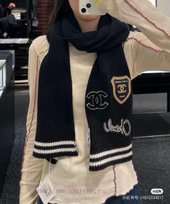 Chanel Seal Knitted ScarfExquisite badges, striped edges, thread closure, knitted cashmere fiz0yvb1l