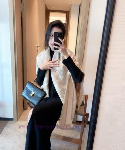 Dior's new Iru Animal Jungle Silk shawl is pure luxury and fashionable. It's so tasteful andr3gntsqn