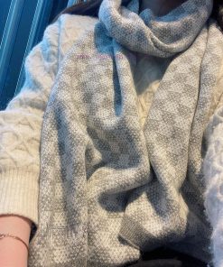 Rare high-end men's clothing, family benefits LV embroidery 🪡 A very nice men's scarf~I lovec7k4y5dw