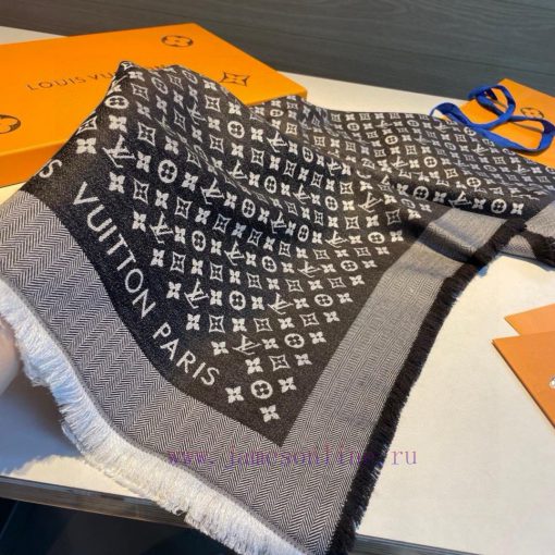 The texture is great, LV freshly baked amazing little shawl~The size of the shawl is rare, 1enftyc9b - Image 7