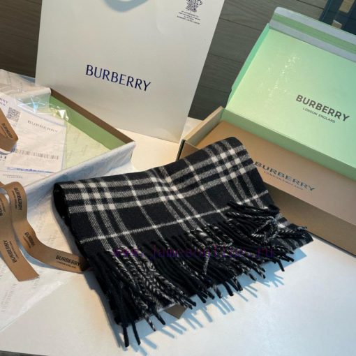 Burberry plaid scarf ️ It looks crazy, so stylish and charming ️ I really like this very ele5ny8zu6s - Image 5