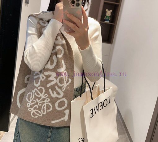 Loewe Original 2022 New Knitted Scarf with Low key Luxury, Exquisite Soft and Elite Level Famnevoba0 - Image 3