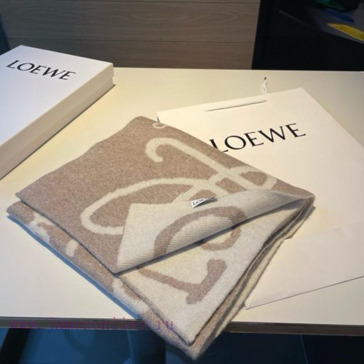 Loewe Original 2022 New Knitted Scarf with Low key Luxury, Exquisite Soft and Elite Level Famnevoba0 - Image 5