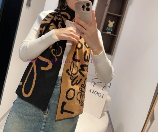 Loewe Original 2022 New Knitted Scarf with Low key Luxury, Exquisite Soft and Elite Level Famx4ifb2d - Image 2