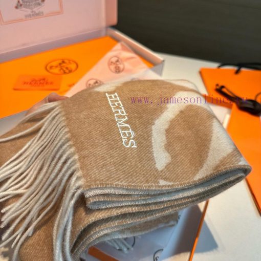 Hermes 100% wool material is very warm, soft and skin friendly, with a classic double-sided 87gpdhd7 - Image 5