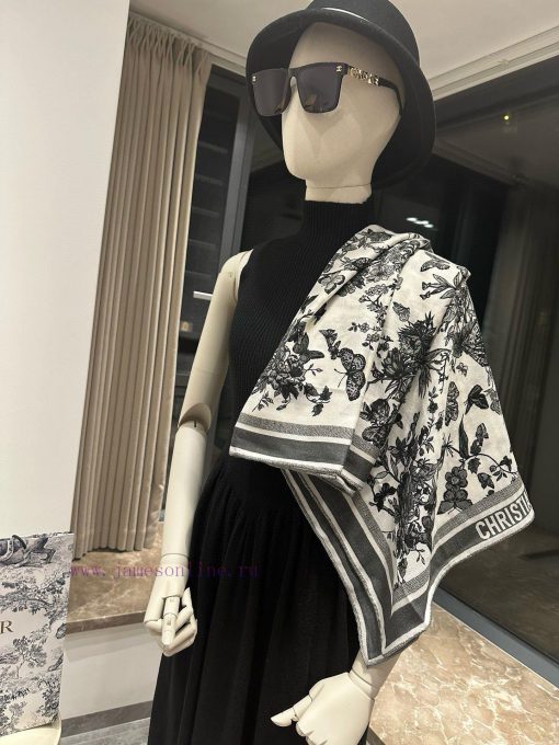 The new double-sided velvet scarf from Dior, recommended for VIP customers, must start quickwcvo9ozm