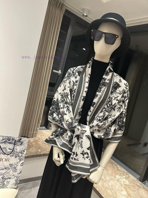 The new double-sided velvet scarf from Dior, recommended for VIP customers, must start quickwcvo9ozm - Image 3
