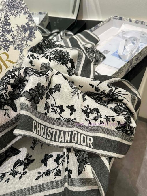 The new double-sided velvet scarf from Dior, recommended for VIP customers, must start quickwcvo9ozm - Image 9