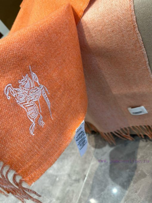 The Burberry double-sided scarf is so stylish and charming that it's going crazy. It's a verbox4xkke - Image 7