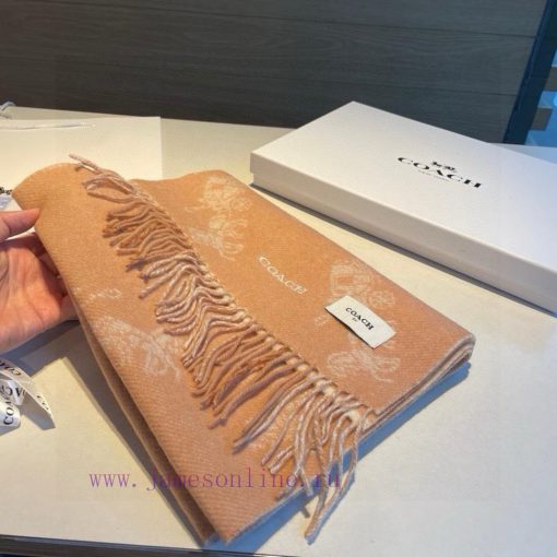 The COACH classic Coach scarf is also so beautiful, not only in terms of appearance but alsosi0tsqhf - Image 4