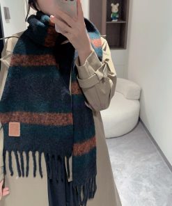 Loewe's new wool mohair scarf ️ Early autumn milk tea girl old money style super cute outfit9gtn2gjr