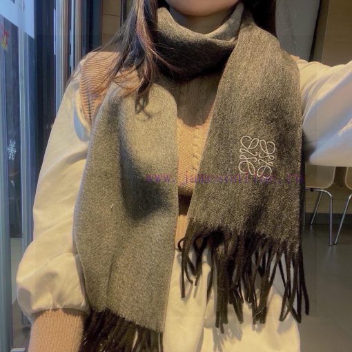▪Loewe   Luoyiwei's rare and gentle color scheme, low-key yet elegant. Double sided colora2wtihvg - Image 3